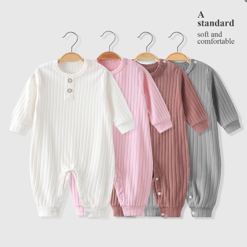 Newborn jumpsuit with A logo v - Baby Clothing Logo recensie en prijs